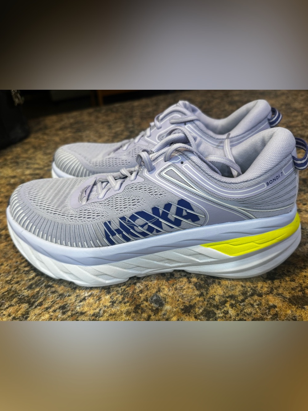 Hoka One One Women's Bondi 7 Running Shoes Sneakers Size 10 Walking light purple